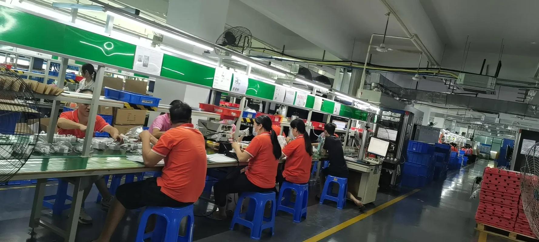 選擇新斯寶適配器與充電器，安全高效生產無憂
